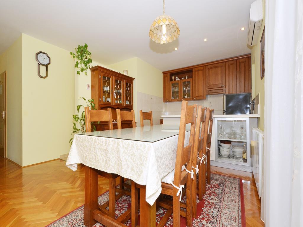Apartment Vukadin Trogir Exterior photo